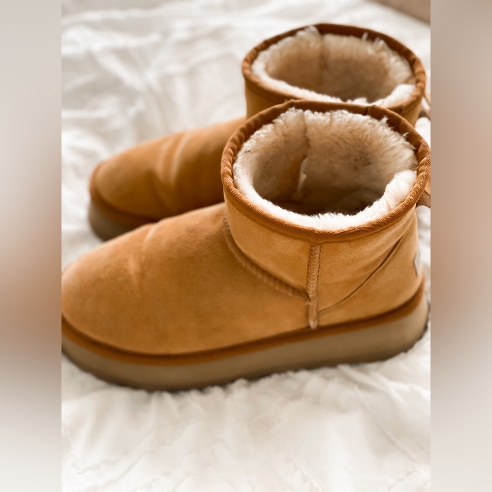 Mini Platform Ugg Boots! - image 4